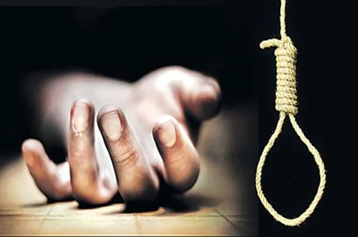 పదో తరగతి విద్యార్థిని ఆత్మహత్య 