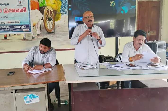 గ్రామాల అభివృద్ధి పై ప్రత్యేక దృష్టి పెట్టాలి