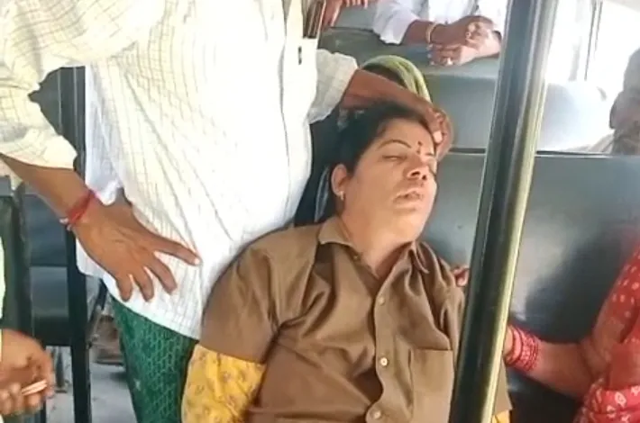 విధుల్లోనే ఆర్టీసీ కండక్టర్‌కు అస్వస్థత