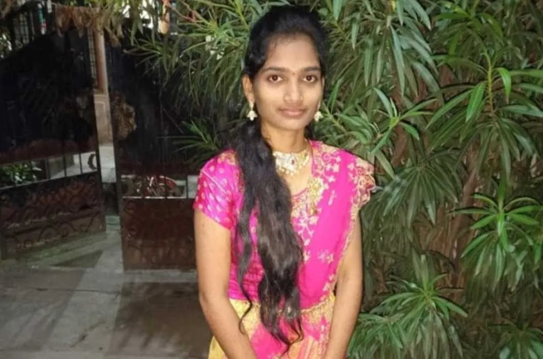 సద్దుల బతుకమ్మ వేడుకల్లో విషాదం.. యువతి మృతి