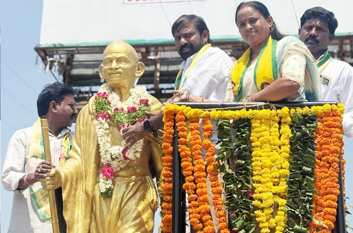 గాంధీ జయంతి సందర్భంగా తెలంగాణ రక్షణ సేన ఘన నివాళులు