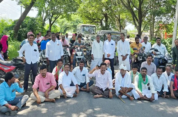 కరెంటు కోతలతో వరి కోతలు కోసేదెలా