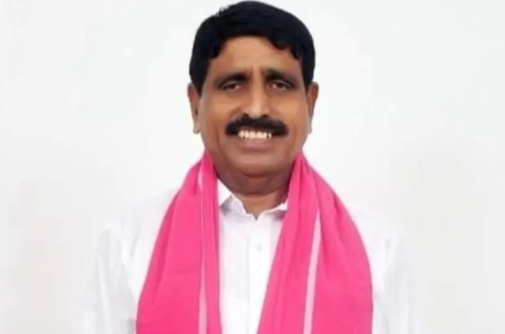 జర్నలిస్ పై కేసులు ఎత్తివేయాలి