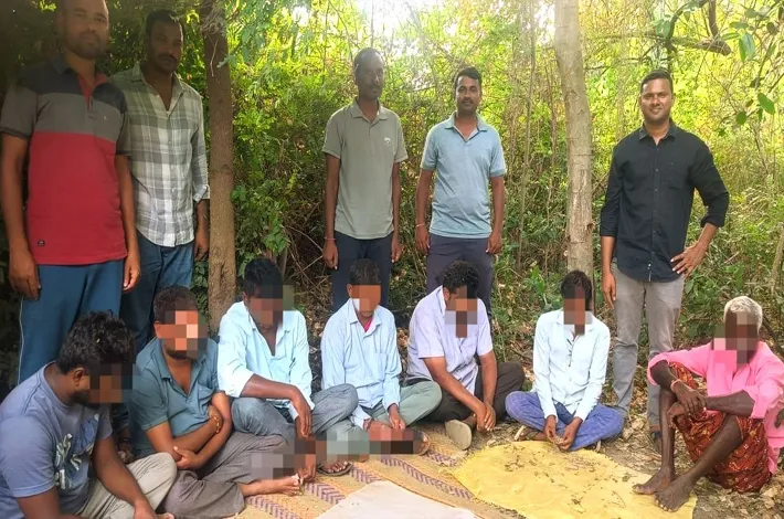 చెల్పూర్ శివారులో పేకాట స్థావరంపై దాడి
