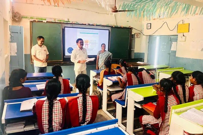 కొత్త మొల్గర జడ్పి ఉన్నత పాఠశాలను ఆకస్మిక తనిఖీ చేసిన స్థానిక సంస్థల అదనపు కలెక్టర్ 