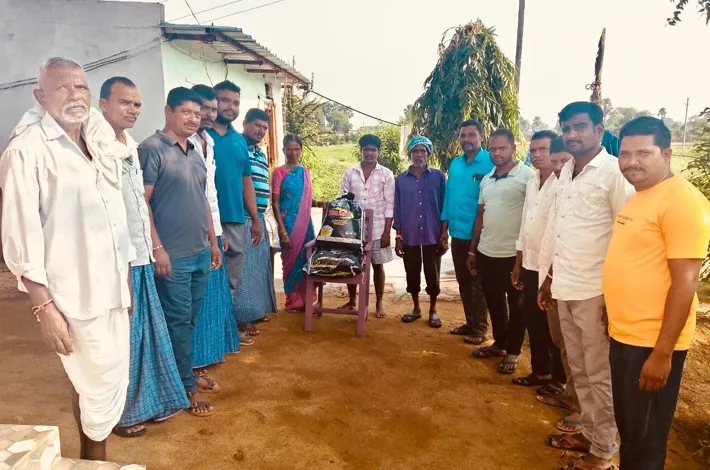 ఆపదలో సర్పంచ్ అండ.. కుటుంబాలకు చేయూత!