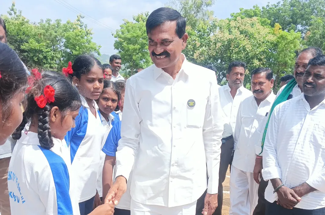 సాతారంలో మండల స్థాయి క్రీడా పోటీలు ప్రారంభం
