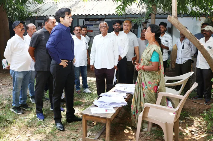 "సర్" హియరింగ్ వేగవంతం చేయాలి: భద్రాద్రి జిల్లా కలెక్టర్ అంకిత్ 