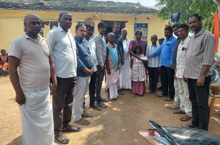 ఆపదలో ఆపన్నహస్తం.. మిత్రుడి కుటుంబానికి రూ.50వేల సాయం