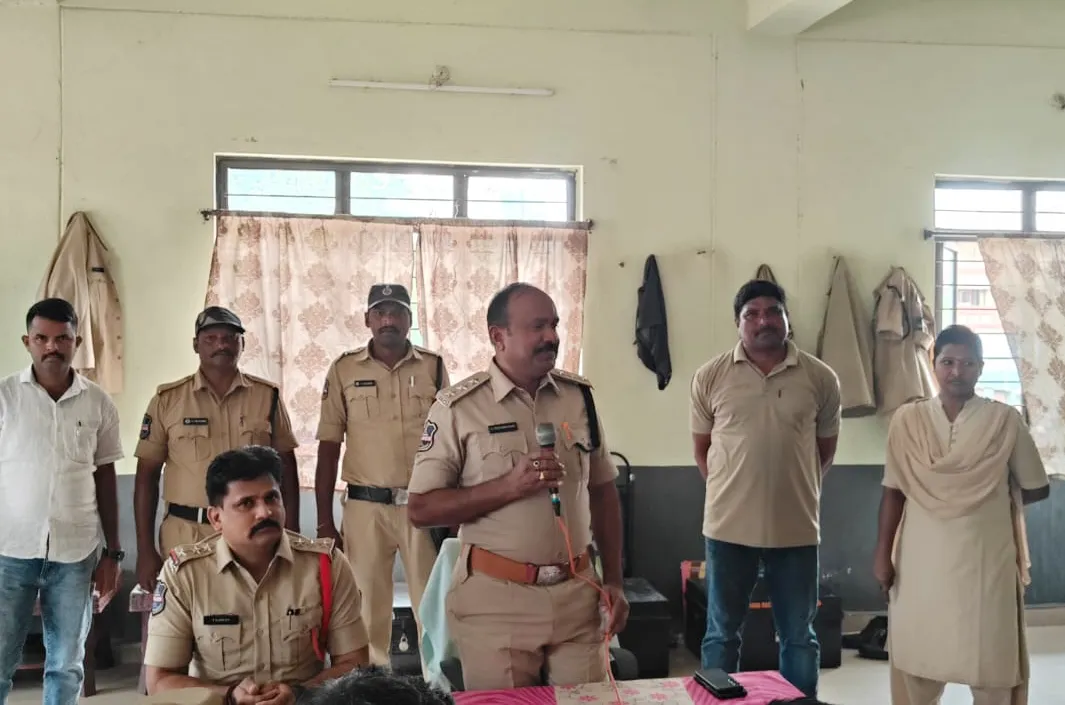 శాంతియుతంగా గణేష్ ఉత్సవాలు జరుపుకోవాలి