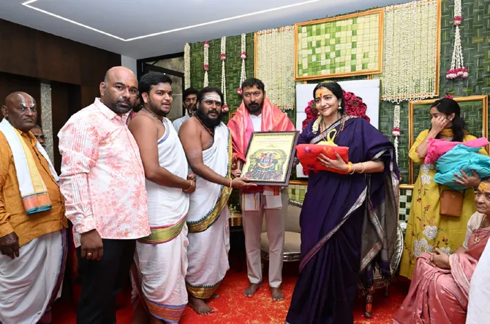 నా మనోబలాన్ని, అభిమానాన్ని చించలేరు