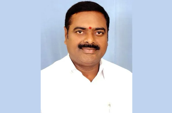గ్రాడ్యుయేట్లు ఓటు నమోదు చేసుకోవాలి