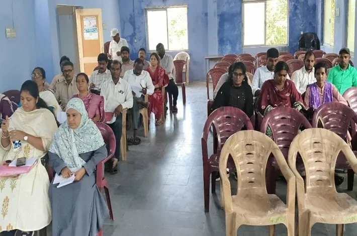 సర్వసభ్య సమావేశానికి సర్పంచుల డుమ్మా..