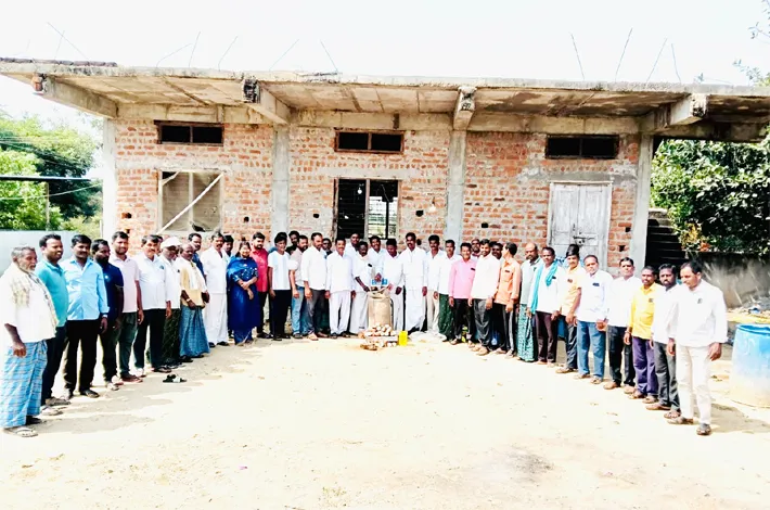 ఇస్సన్నపల్లి, భాగీర్తిపల్లిలో వరి కొనుగోలు కేంద్రాలు ప్రారంభం