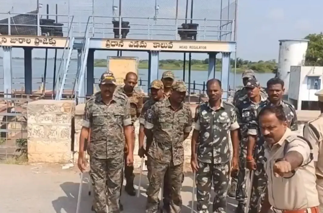 పోలీసుల దిగ్బంధనంలో జూరాల ప్రాజెక్ట్