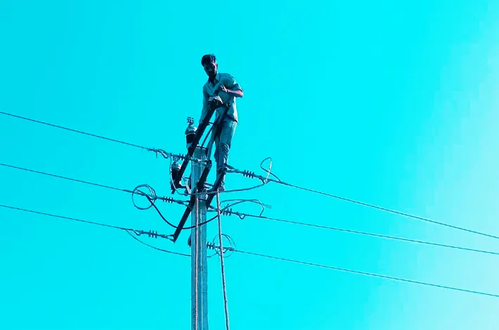  సిబ్బంది కొరతతో విద్యుత్ శాఖ అధికారులకు అవస్థలు