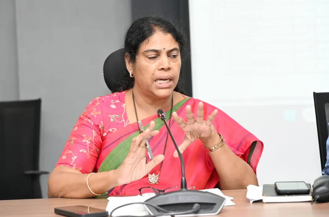 ప్రభుత్వ పాఠశాలల్లో హాజరు శాతం పెంచాలి