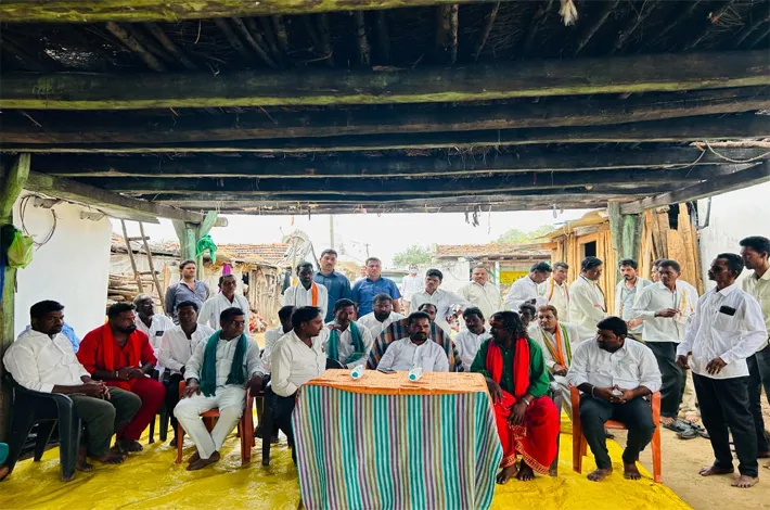 వాయిపెట్ గ్రామంలో బాధిత కుటుంబాలను పరామర్శించిన ఎమ్మెల్యే