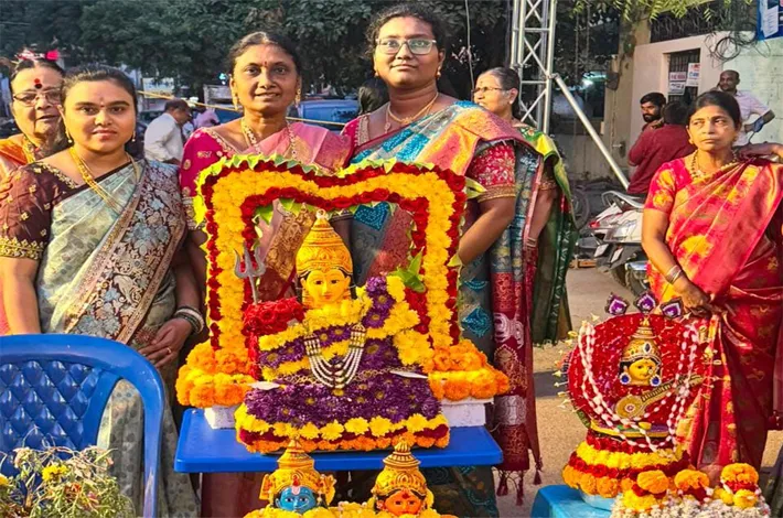 ఐవిఎఫ్ ఆధ్వర్యంలో ఉత్తమ బతుకమ్మ పురస్కారాలు