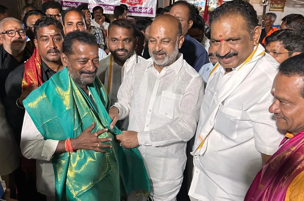 శబరిమల మహా పాదయాత్రను ప్రారంభించిన బండి సంజయ్