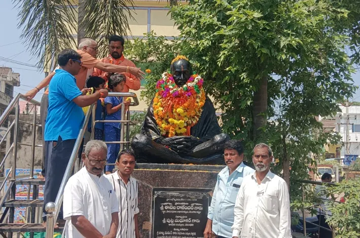 శాస్త్రి, గాంధీ ఆశయాలు ఆదర్శనీయం