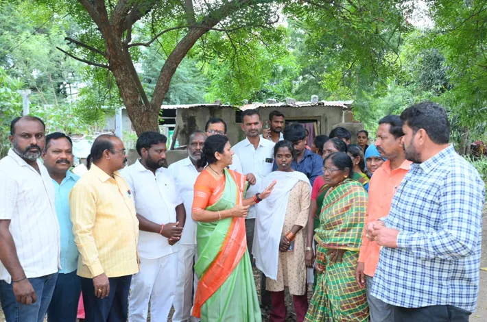 వైఎస్సార్ నగర్ పేదల గుడిసెల కూల్చివేత అత్యంత దుర్మార్గం