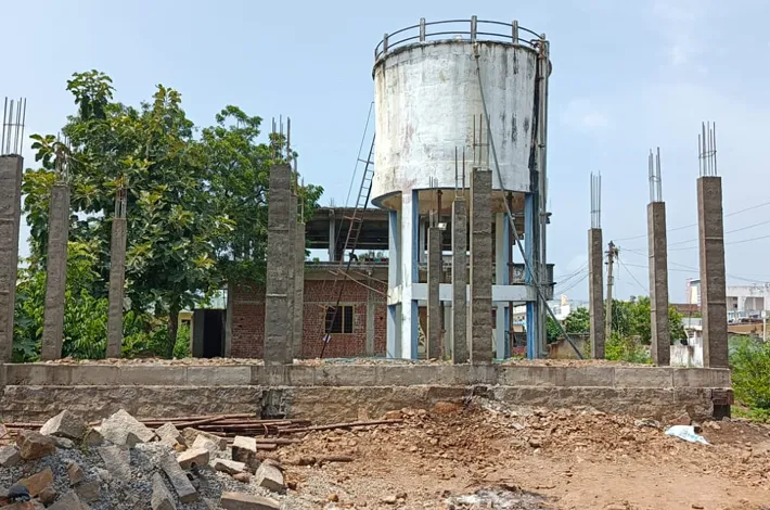 నత్త నడకన భవన నిర్మాణం పనులు..