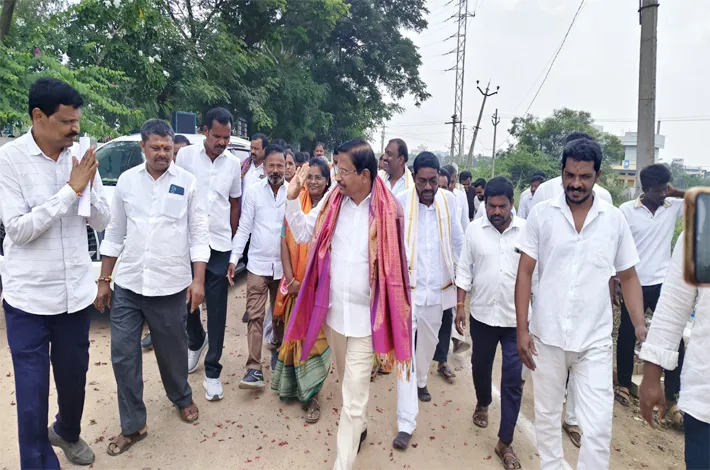 ప్రతి డివిజన్‌ను సమానంగా అభివృద్ధి చేస్తాం