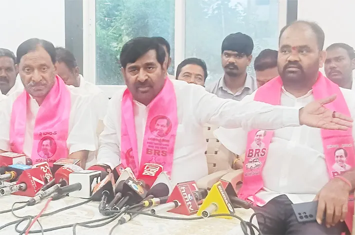 ఏపీ సీఎంకు నీతి.. మన సీఎంకు జాతి లేదు