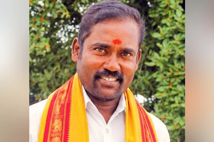 మత్స్యకారులను ప్రభుత్వం ఆదుకోవాలి
