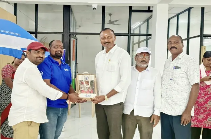 ఉచితంగా మట్టి వినాయక విగ్రహాల పంపిణీ