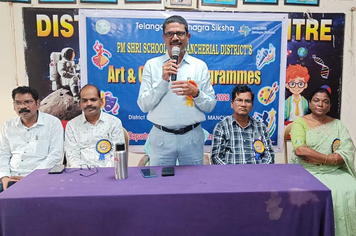 విద్యార్థులు అన్ని రంగాలలో రాణించాలి 