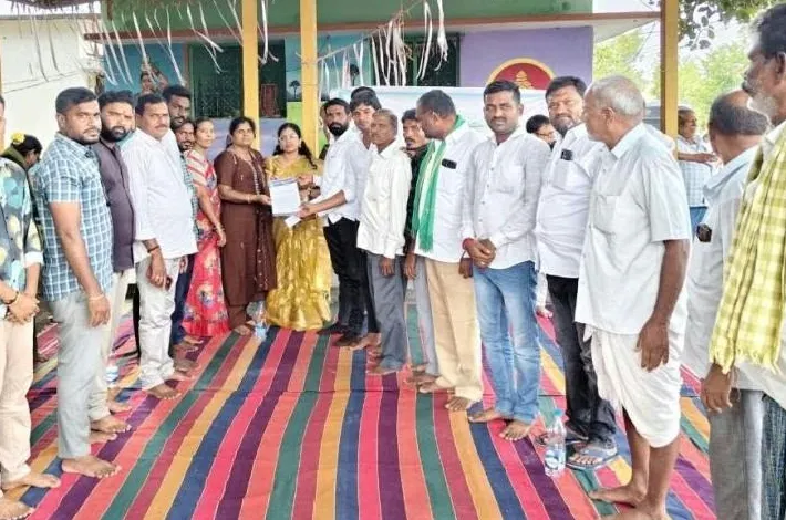 డంపింగ్ యార్డ్ వద్దని తహసీల్దార్‌కు వినతి
