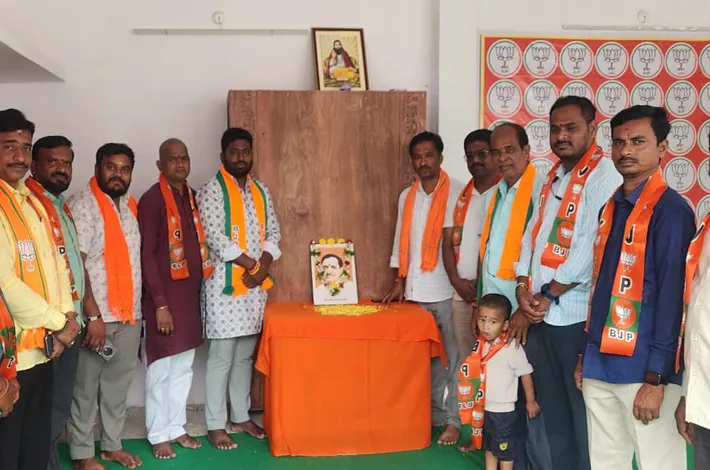 పండిట్ దీన్‌దయాళ్ దేశానికే ఆదర్శం