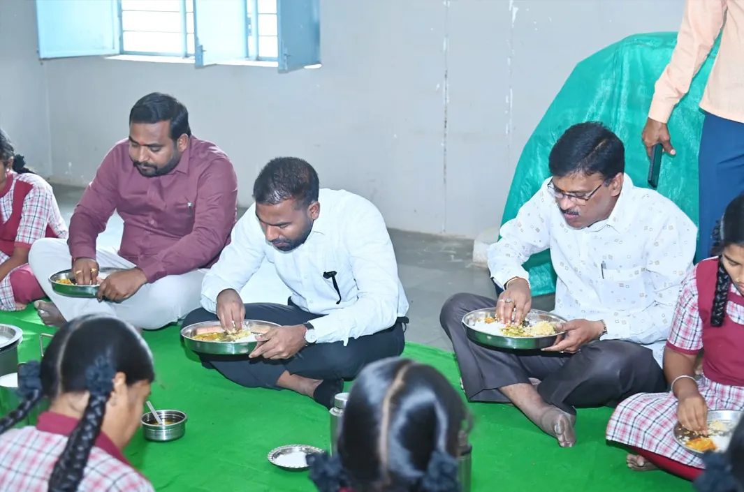 విద్యార్థులకు నాణ్యమైన భోజనాన్ని అందించాలి
