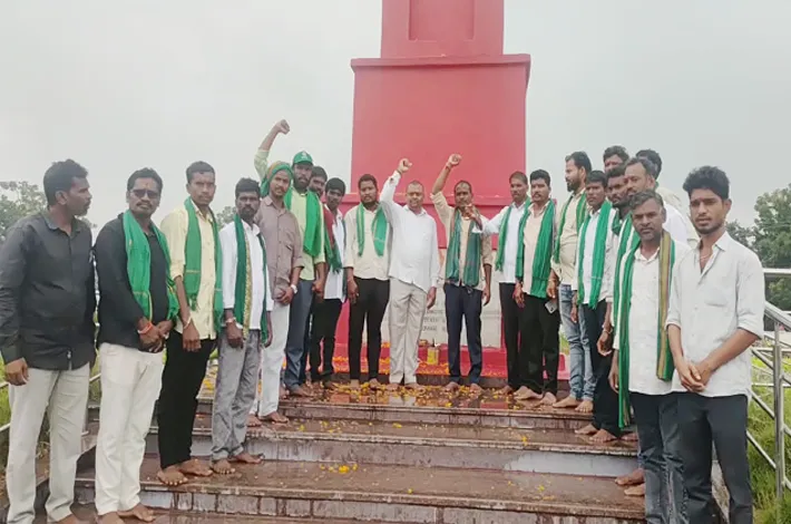 ఆదివాసి మార్చును విజయవంతం చేయాలి