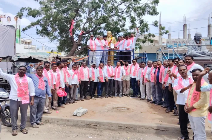 కాంగ్రెస్ 420  హామీలను నెరవేర్చాలి