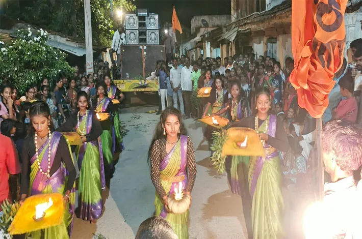 గంగమ్మ ఒడికి చేరిన బొజ్జ గణపయ్య