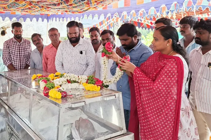 పెరుమాళ్ల వెంకటయ్య మృతికి బీఆర్ఎస్ నాయకుల నివాళులు 