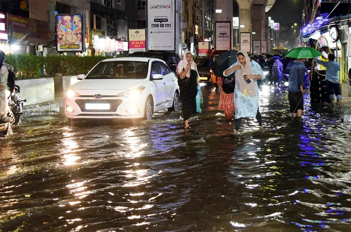 భాగ్యనగరంలో భారీ వర్షం