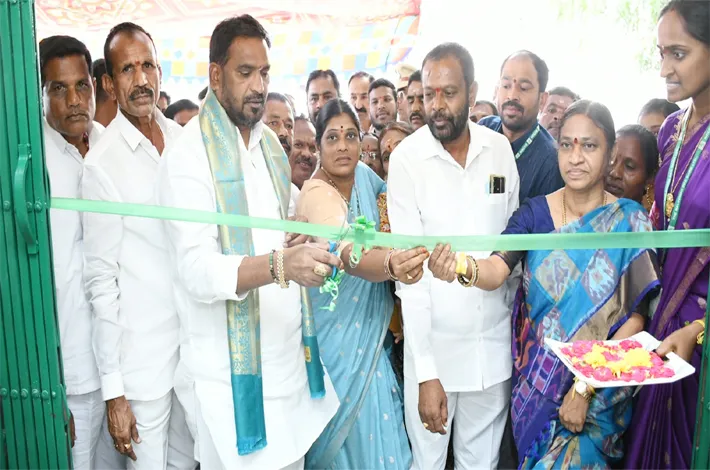 నల్గొండ సహకార బ్యాంకు భవనం ప్రారంభం