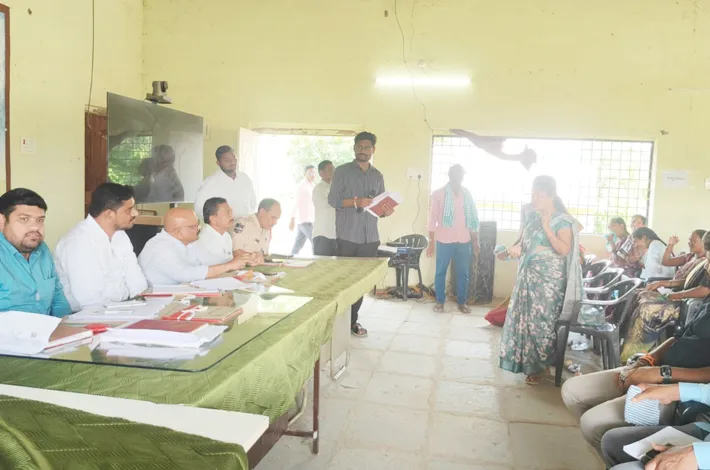 బస్టాండ్ నిర్మాణం చేపడితేనే రికార్డులు ఇస్తారా..!