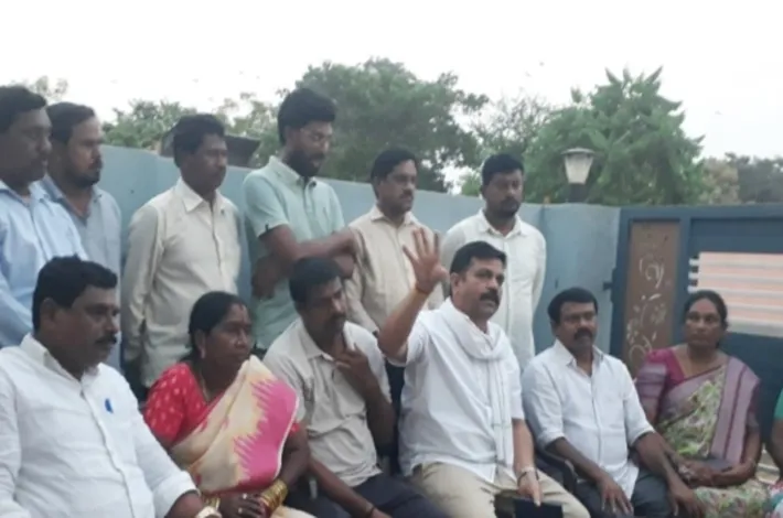 వలస ఆదివాసీల స్థితిగతులపై బీజాపూర్ ఎమ్మెల్యే పర్యటన