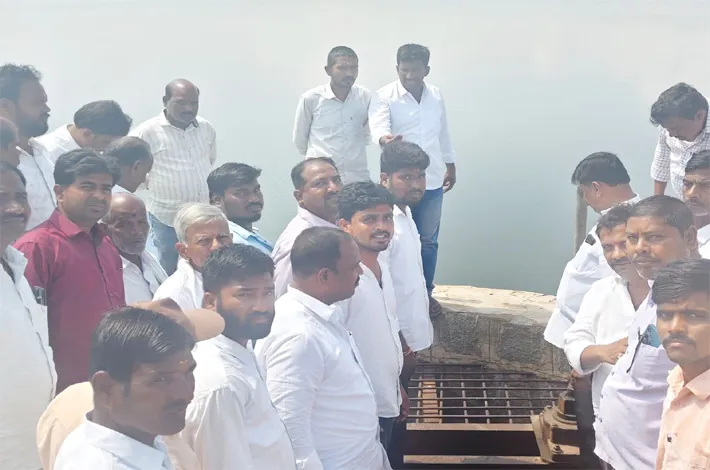 నల్లవాగు ఆయకట్టును పరిశీలించిన ఎమ్మెల్యే