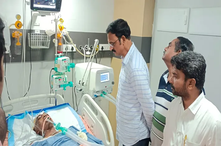 రోడ్డు ప్రమాదం.. ఎస్ఐకి తీవ్ర గాయాలు