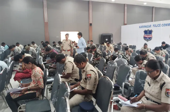 పోలీసులకు వ్యాసరచన పోటీలు