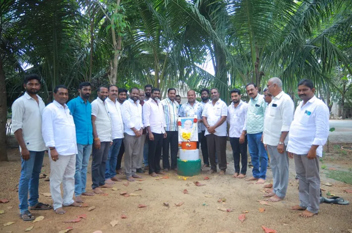 మహాత్మా గాంధీ జయంతి ఘన  నివాళులు