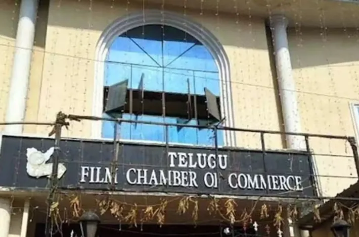 ఫిల్మ్ చాంబర్‌ వద్ద హైడ్రామా.. సుమలత ఎంట్రీతో ఉద్రిక్తత!