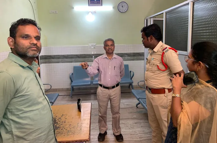 ప్రైవేట్ క్లినిక్‌లలో డీఎంహెచ్‌ఓ తనిఖీలు