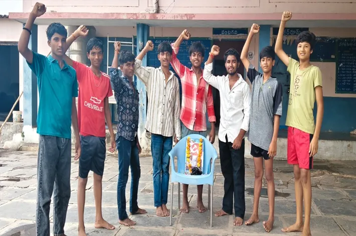 సీతారాం ఏచూరి ఆశయాలను ముందుకు తీసుకెళ్లాలి: ఎస్‌ఎఫ్‌ఐ